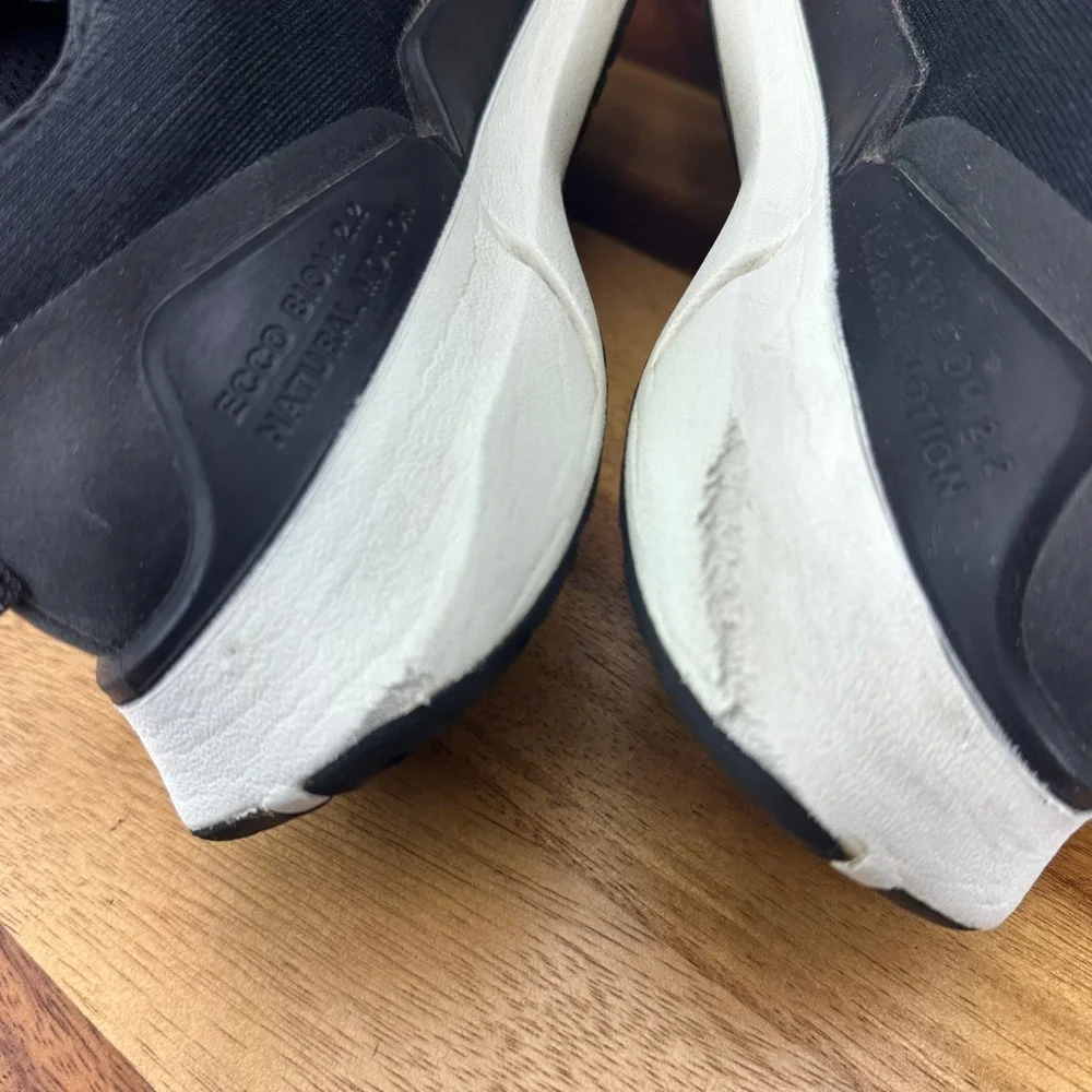 ECCO Sport Biom 2.2 Black Textile Cross Trainer Athletic Shoe. Size 9-9.5. EU 40